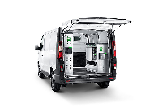 Nissan NV300 mit Bott Vario 3 Fahrzeugeinrichtung von hinten rechts